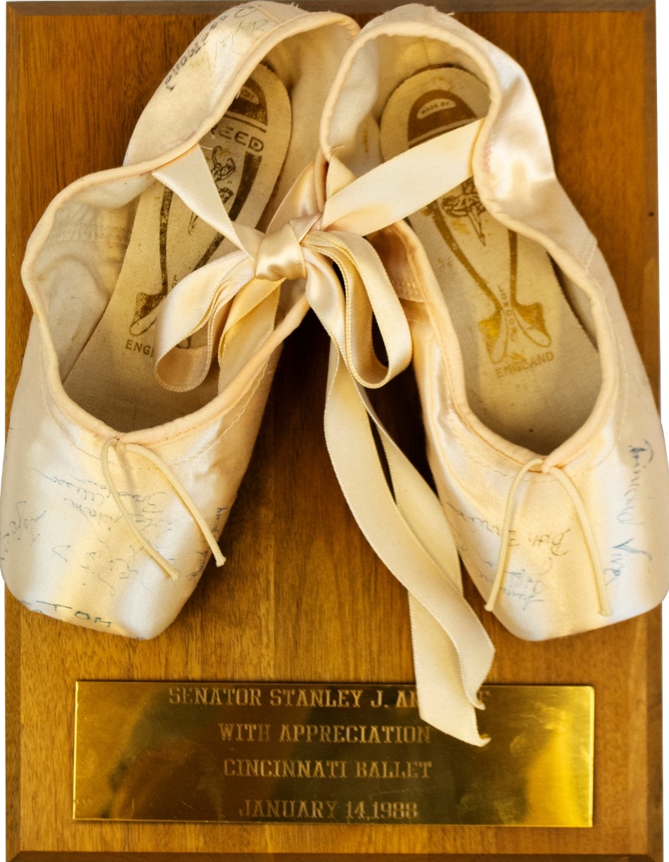 Cincinnati Ballet awards Senator Stanley J. Aronoff