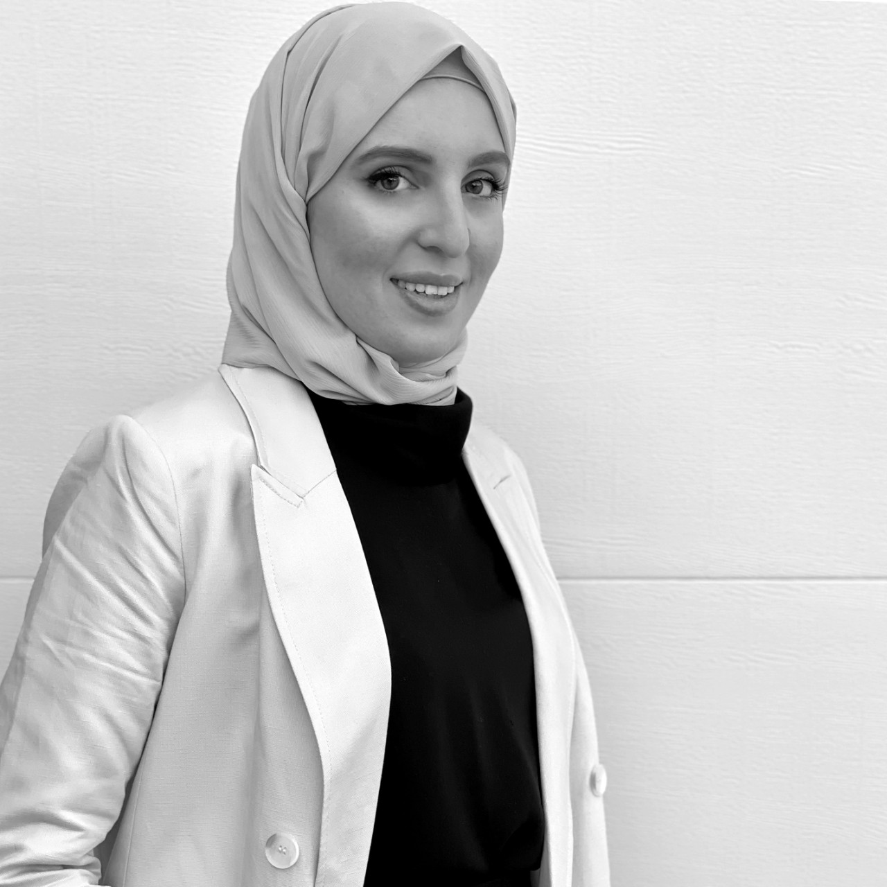 headshot of Lamia Albunni