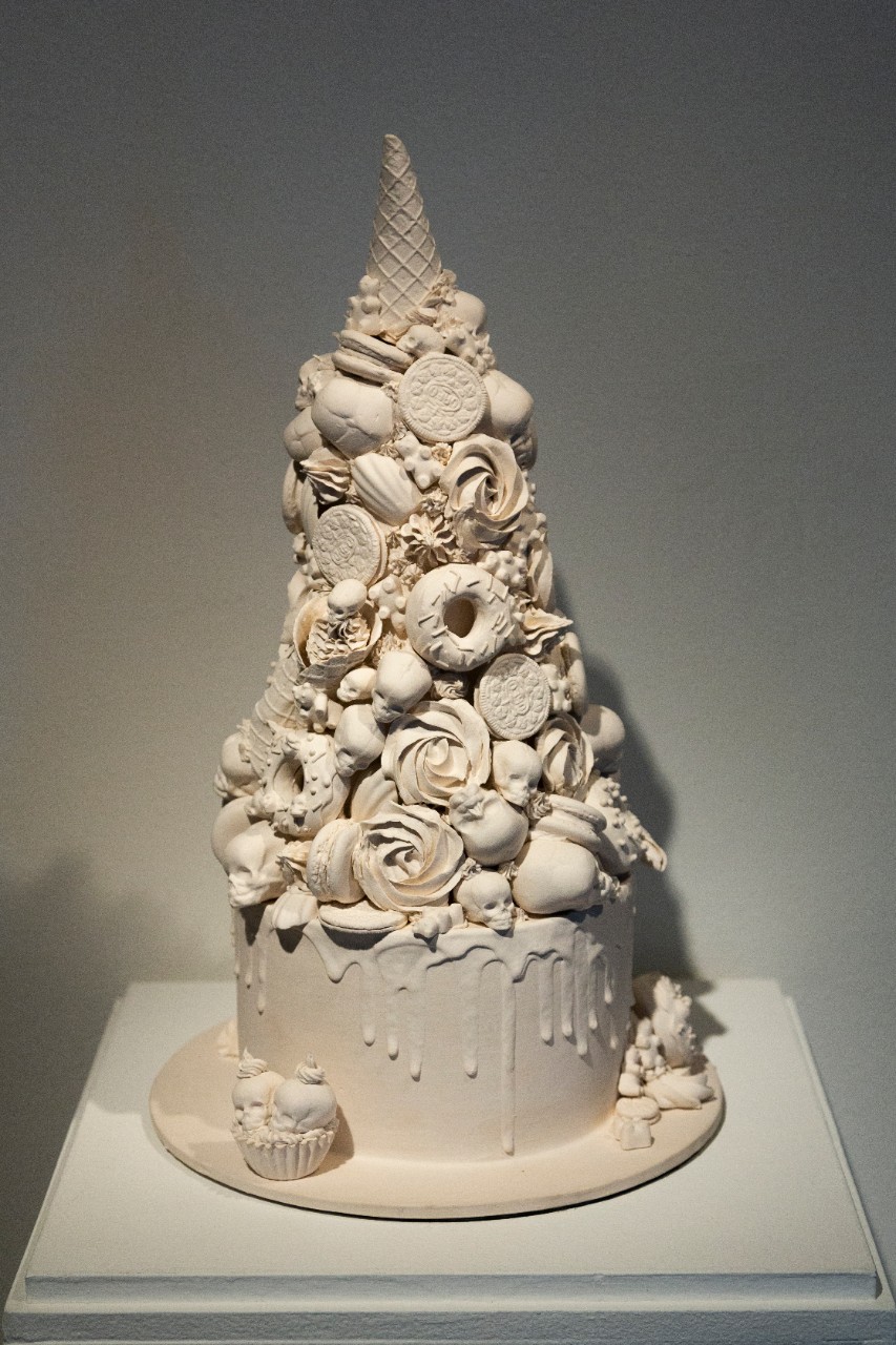white porcelain wedding cake