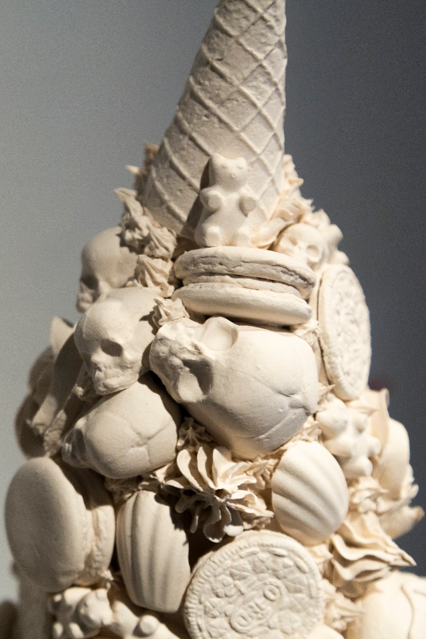 white porcelain wedding cake