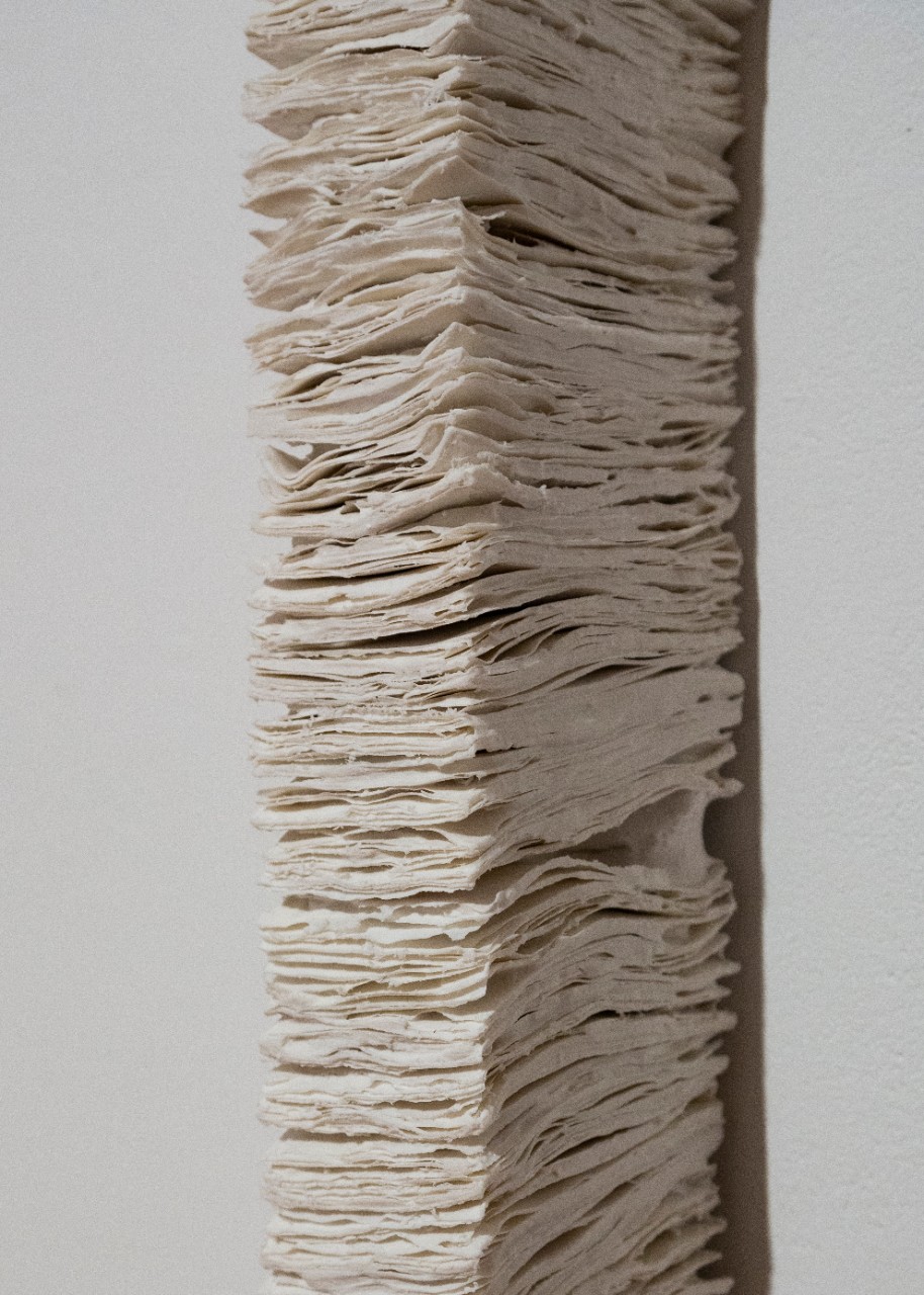 Porcelain and ashes of paper